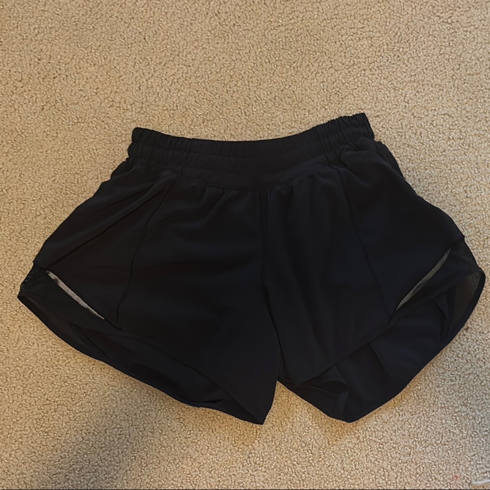Lululemon Black Hotty Hot Shorts 4”
